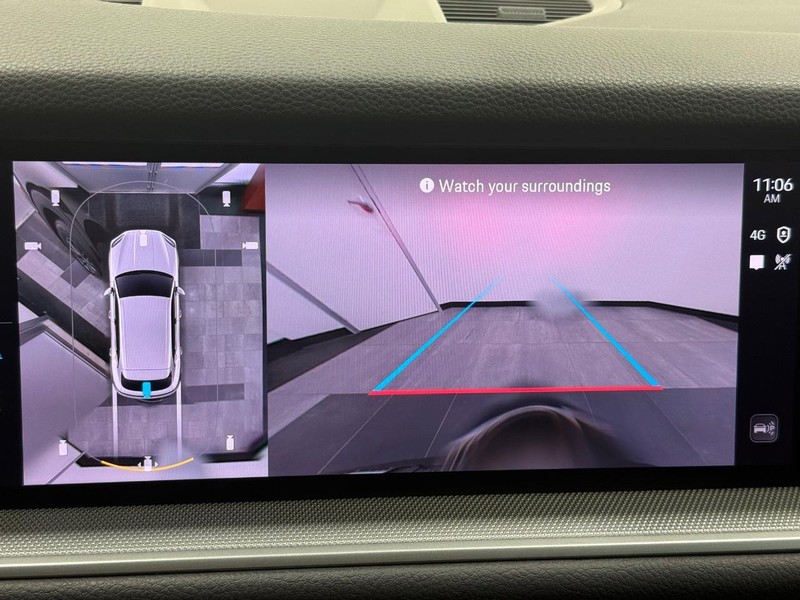 Porsche Cayenne Vehicle Full-screen Gallery Image 25