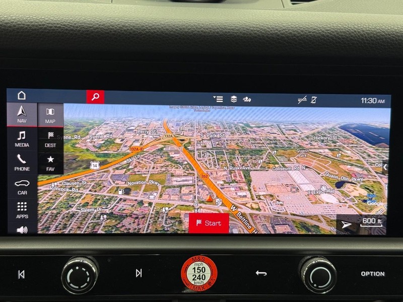 Porsche Macan Vehicle Full-screen Gallery Image 24