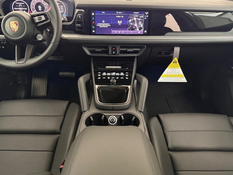 Porsche Cayenne Vehicle Full-screen Gallery Image 14