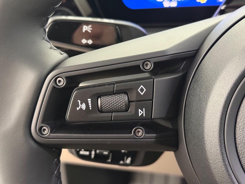 Porsche Macan Vehicle Full-screen Gallery Image 19