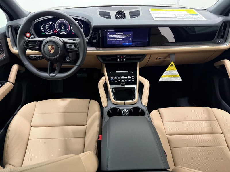 Porsche Cayenne Vehicle Full-screen Gallery Image 13