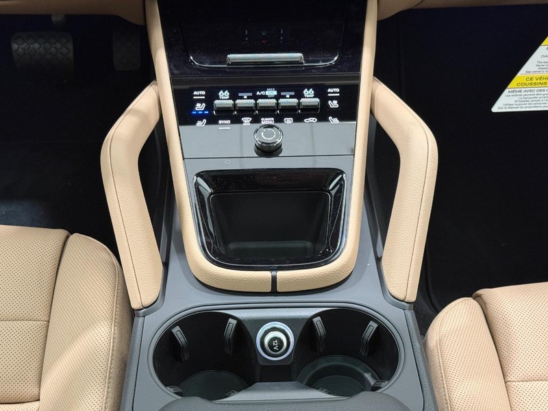 Porsche Cayenne Vehicle Full-screen Gallery Image 15