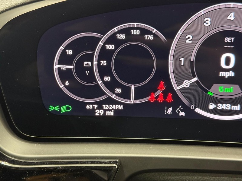 Porsche Cayenne Vehicle Full-screen Gallery Image 21