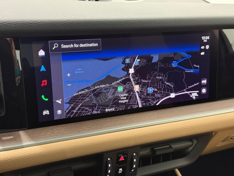 Porsche Cayenne Vehicle Full-screen Gallery Image 24