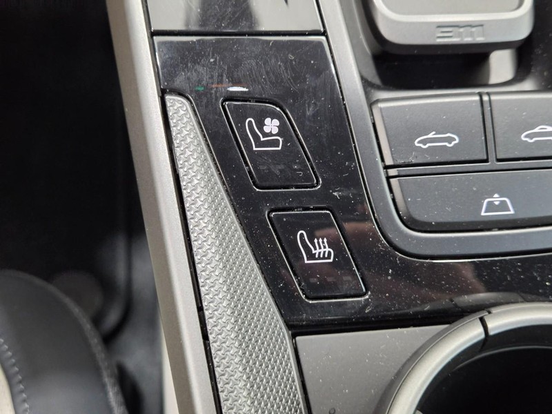 Porsche 911 Vehicle Full-screen Gallery Image 23