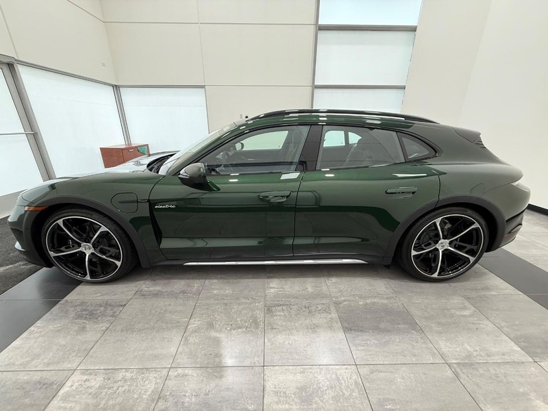 Porsche Taycan Vehicle Full-screen Gallery Image 2
