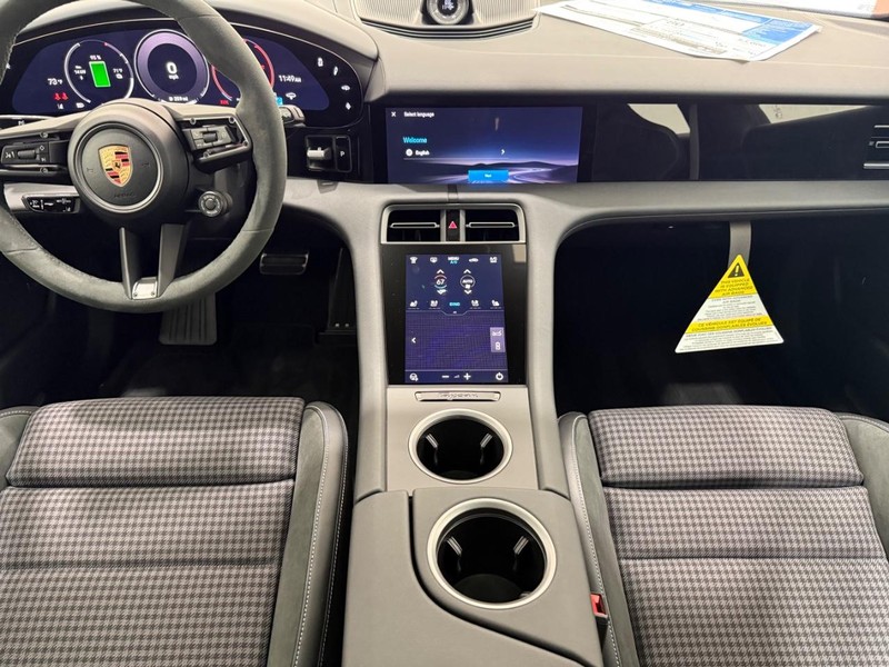 Porsche Taycan Vehicle Full-screen Gallery Image 14