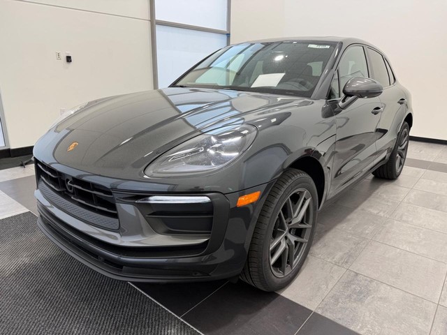 more details - porsche macan