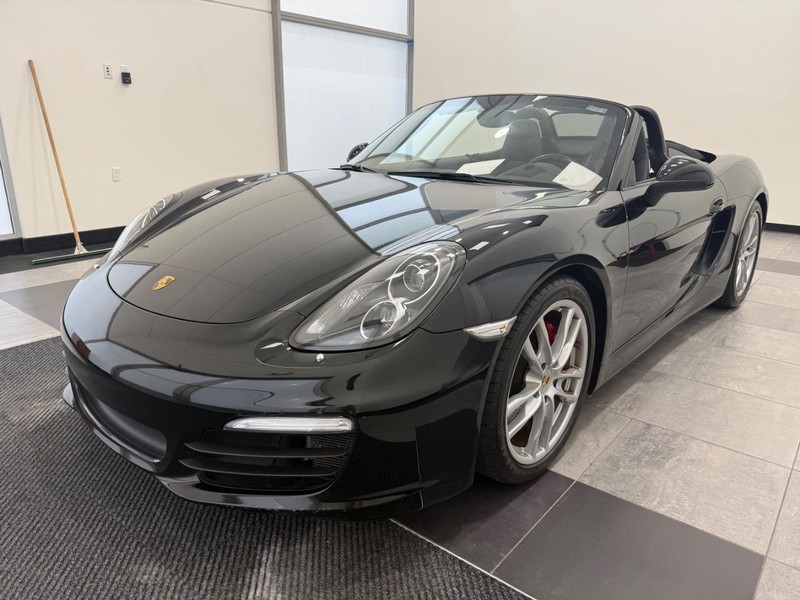 Porsche Boxster Vehicle Full-screen Gallery Image 01