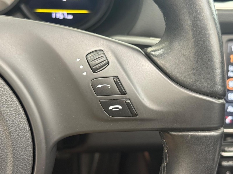 Porsche Boxster Vehicle Full-screen Gallery Image 22