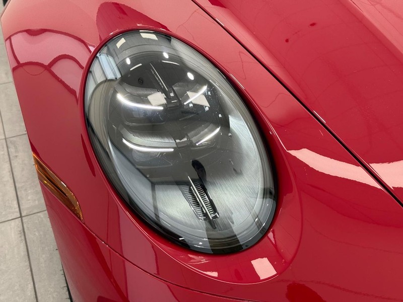 Porsche 911 Vehicle Full-screen Gallery Image 11