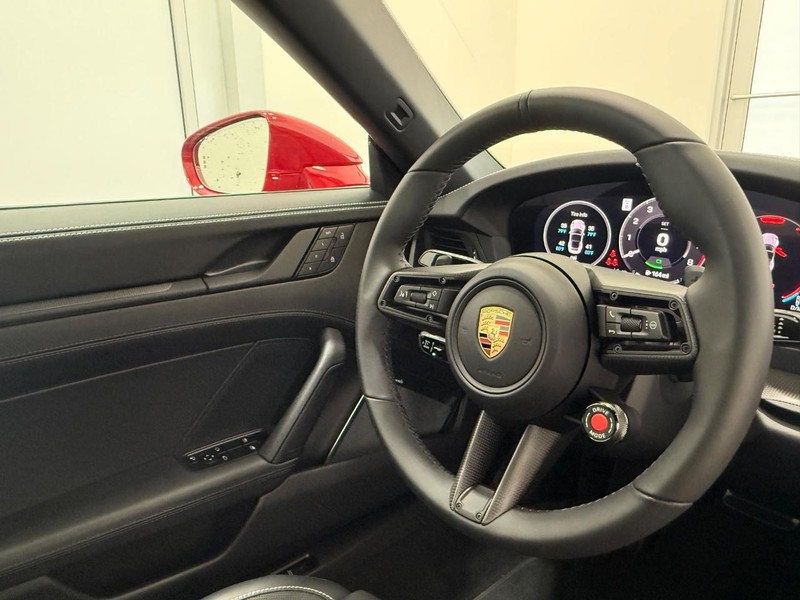 Porsche 911 Vehicle Full-screen Gallery Image 15