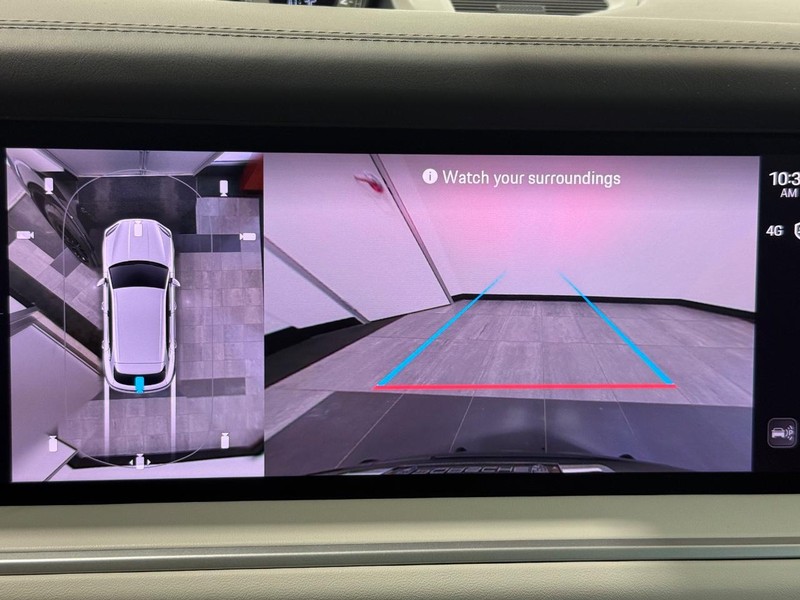 Porsche Cayenne Vehicle Full-screen Gallery Image 24