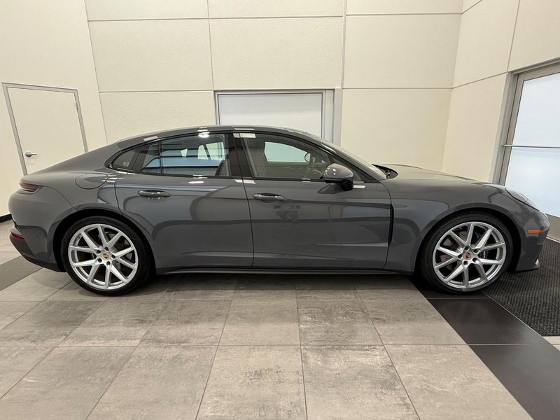 Porsche Panamera Vehicle Full-screen Gallery Image 9