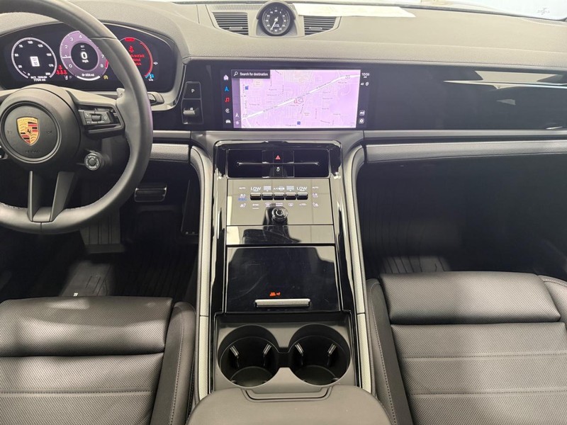 Porsche Panamera Vehicle Full-screen Gallery Image 14