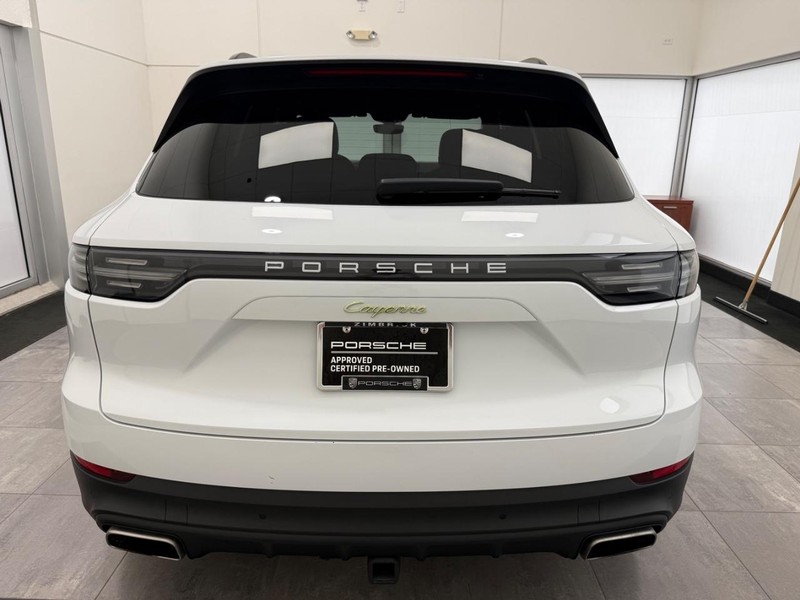 Porsche Cayenne Vehicle Full-screen Gallery Image 6
