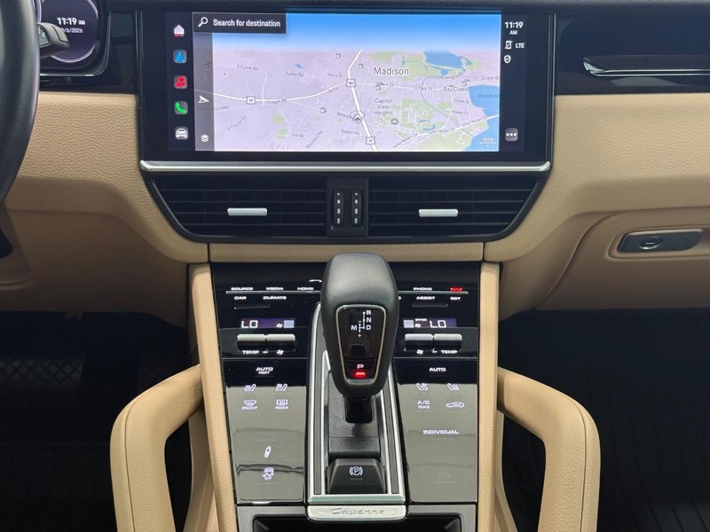 Porsche Cayenne Vehicle Full-screen Gallery Image 15