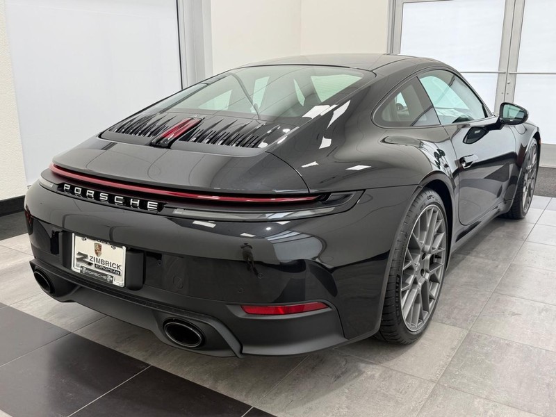 Porsche 911 Vehicle Full-screen Gallery Image 7