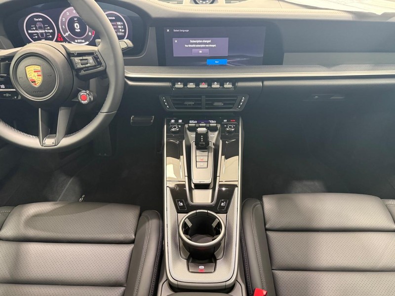 Porsche 911 Vehicle Full-screen Gallery Image 14