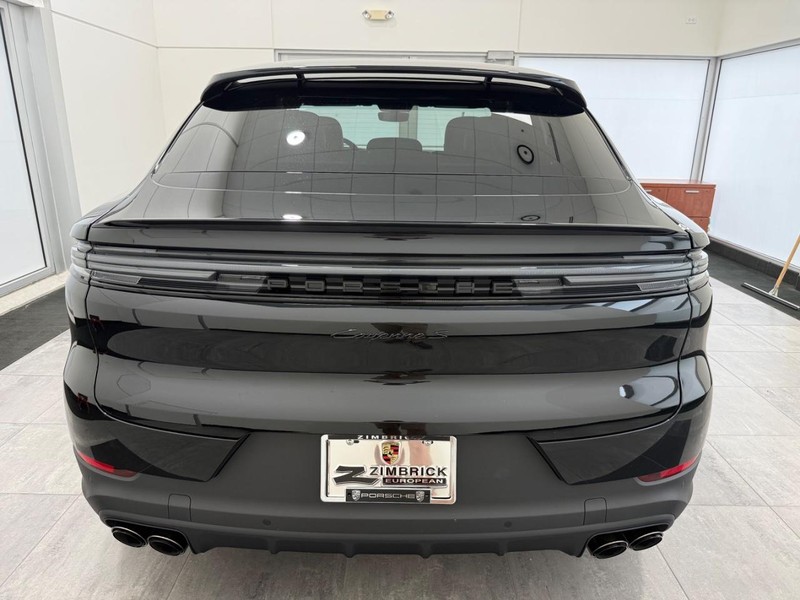 Porsche Cayenne Vehicle Full-screen Gallery Image 6