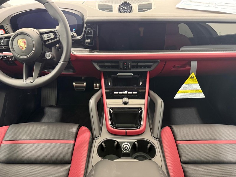 Porsche Cayenne Vehicle Full-screen Gallery Image 14