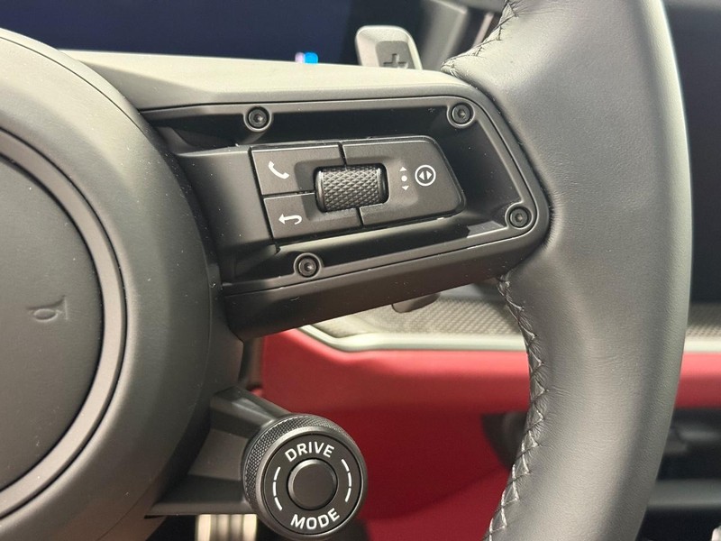 Porsche Cayenne Vehicle Full-screen Gallery Image 20