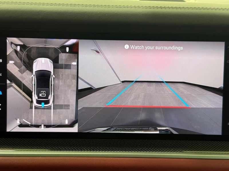 Porsche Cayenne Vehicle Full-screen Gallery Image 22