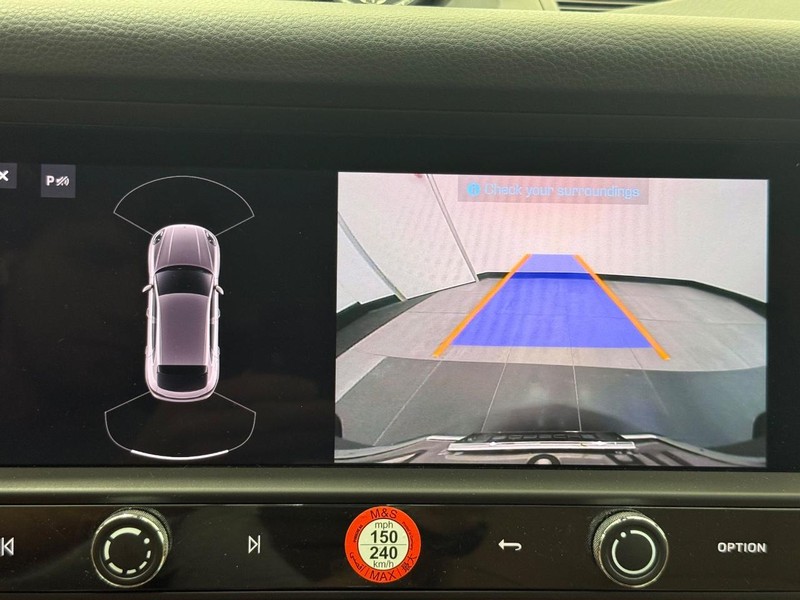 Porsche Macan Vehicle Full-screen Gallery Image 23