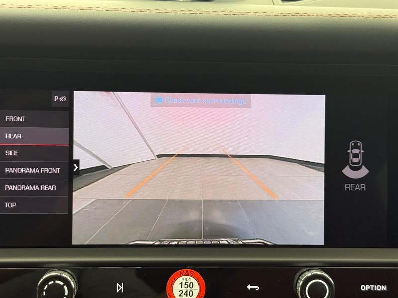 Porsche Macan Vehicle Full-screen Gallery Image 21
