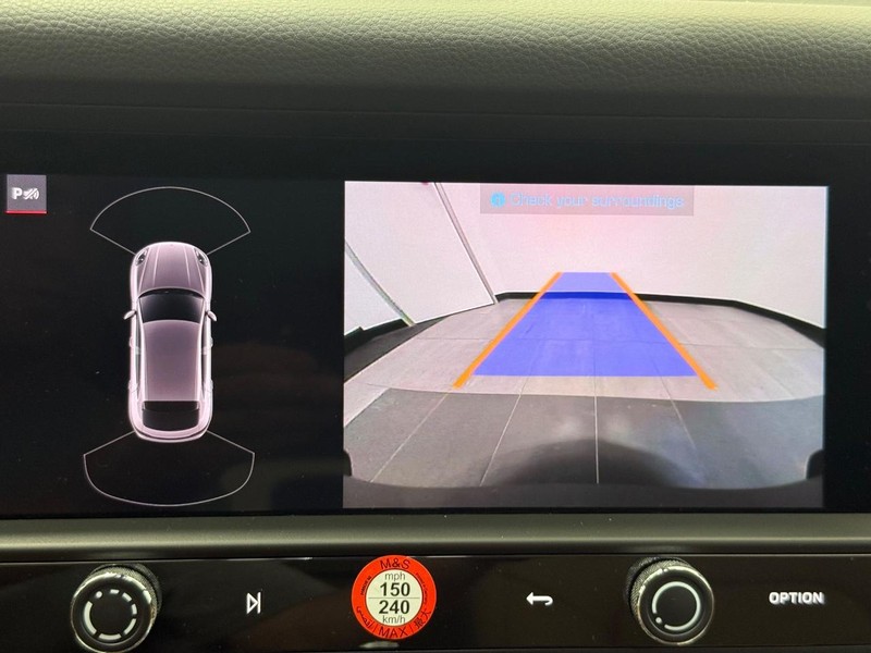 Porsche Macan Vehicle Full-screen Gallery Image 23