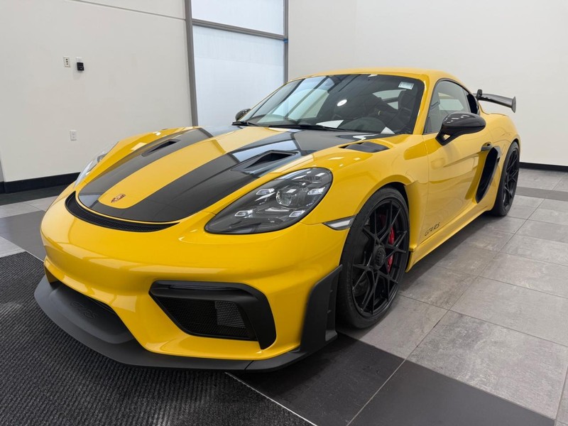 Porsche 718 Cayman Vehicle Full-screen Gallery Image 01