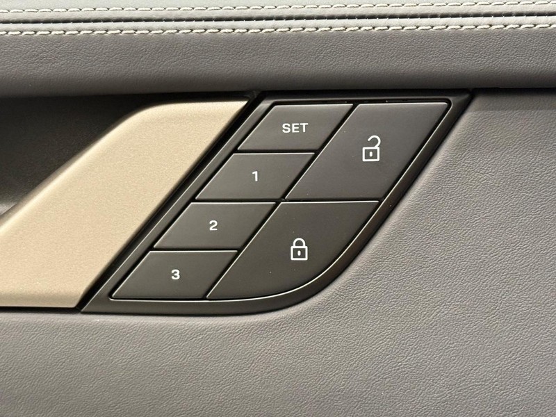 Porsche 911 Vehicle Full-screen Gallery Image 20