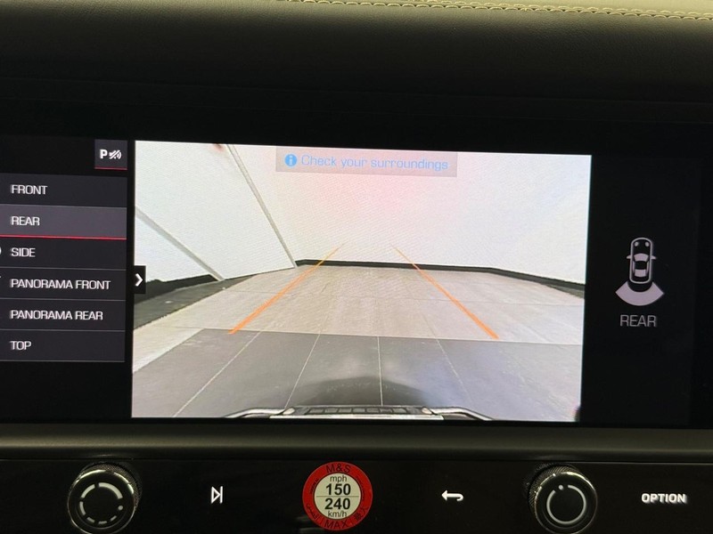 Porsche Macan Vehicle Full-screen Gallery Image 24