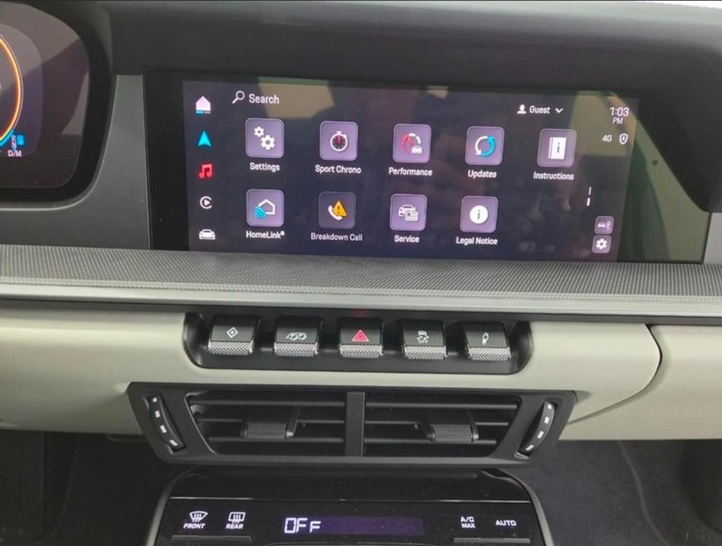 Porsche 911 Vehicle Full-screen Gallery Image 15