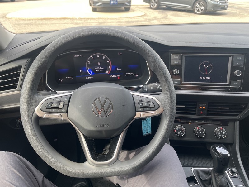 2023 Volkswagen Jetta S photo