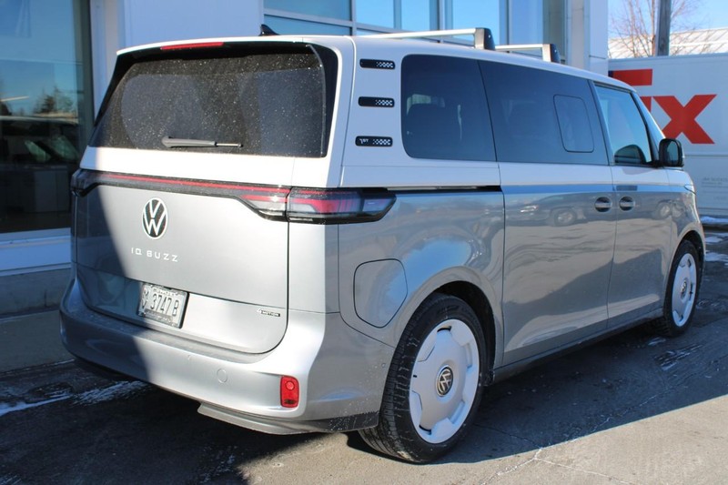 Volkswagen ID. Buzz Vehicle Full-screen Gallery Image 3