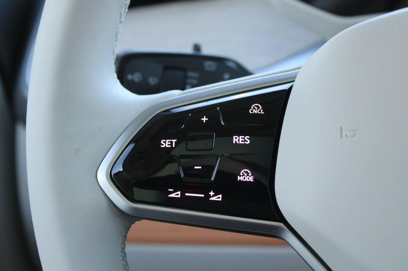 Volkswagen ID. Buzz Vehicle Full-screen Gallery Image 12