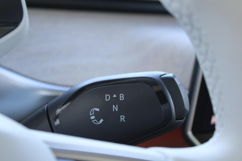 Volkswagen ID. Buzz Vehicle Full-screen Gallery Image 14