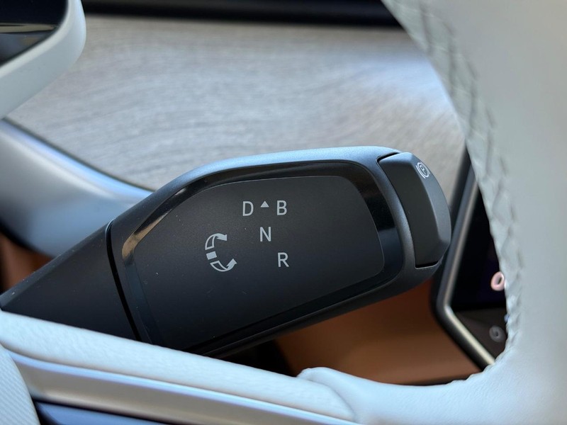 Volkswagen ID. Buzz Vehicle Full-screen Gallery Image 13