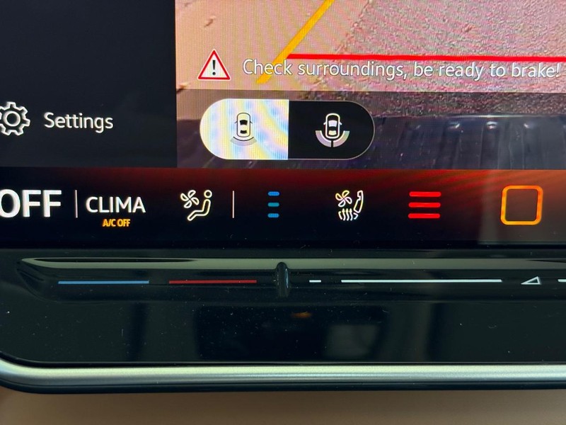 Volkswagen ID. Buzz Vehicle Full-screen Gallery Image 15