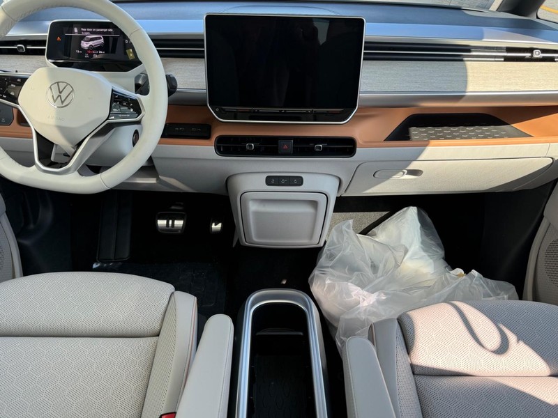 Volkswagen ID. Buzz Vehicle Full-screen Gallery Image 6