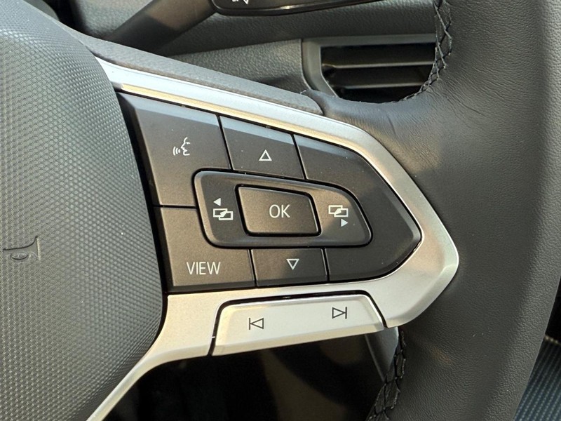 Volkswagen Jetta Vehicle Full-screen Gallery Image 10