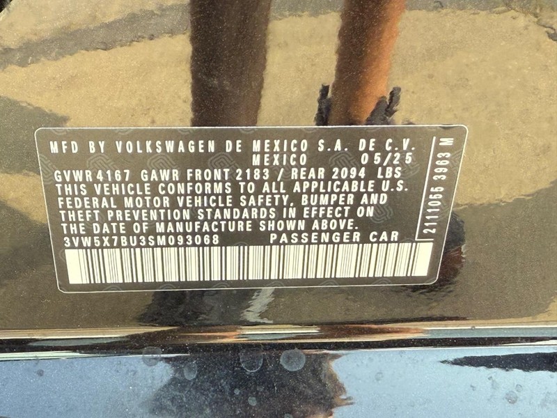 Volkswagen Jetta Vehicle Full-screen Gallery Image 14