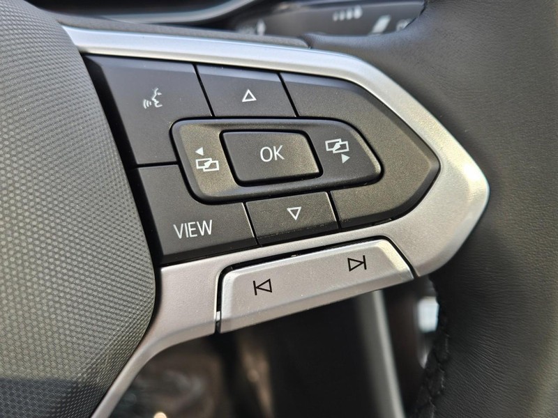 Volkswagen Jetta Vehicle Full-screen Gallery Image 11