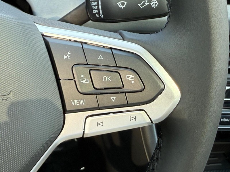 Volkswagen Jetta Vehicle Full-screen Gallery Image 10