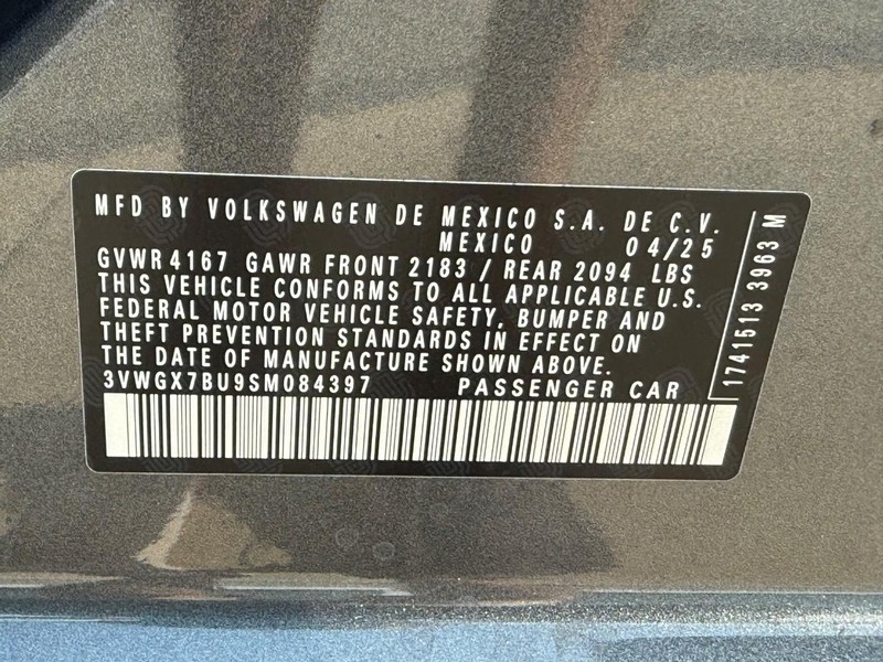 Volkswagen Jetta Vehicle Full-screen Gallery Image 18