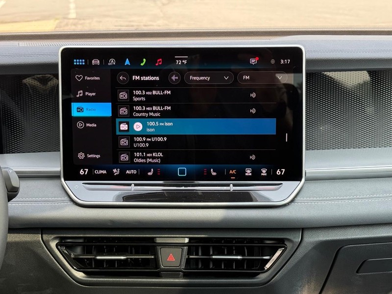 Volkswagen Tiguan Vehicle Full-screen Gallery Image 5