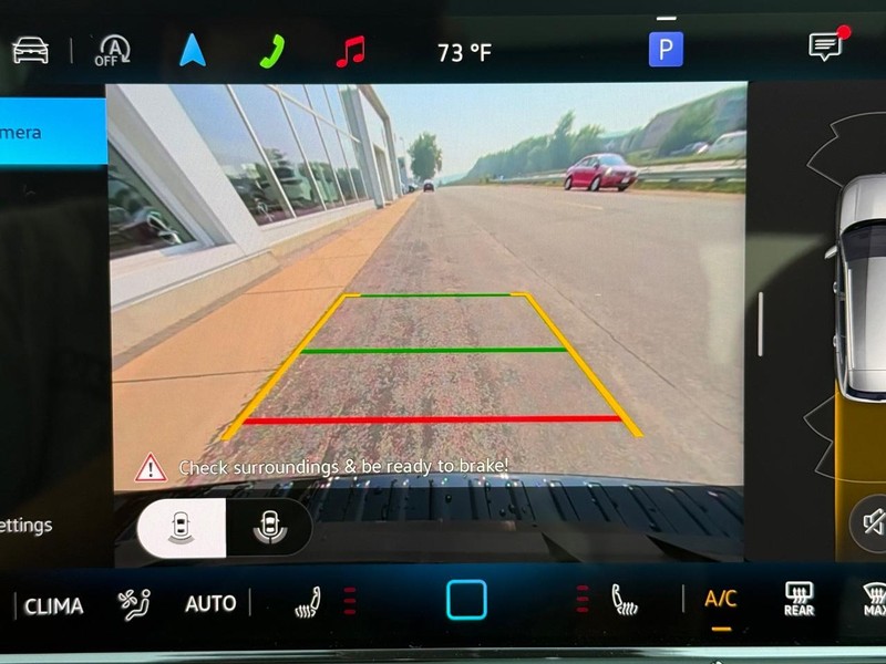 Volkswagen Tiguan Vehicle Full-screen Gallery Image 10