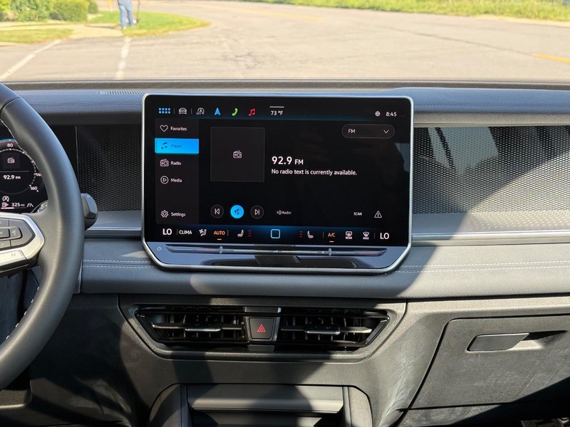 Volkswagen Tiguan Vehicle Full-screen Gallery Image 8