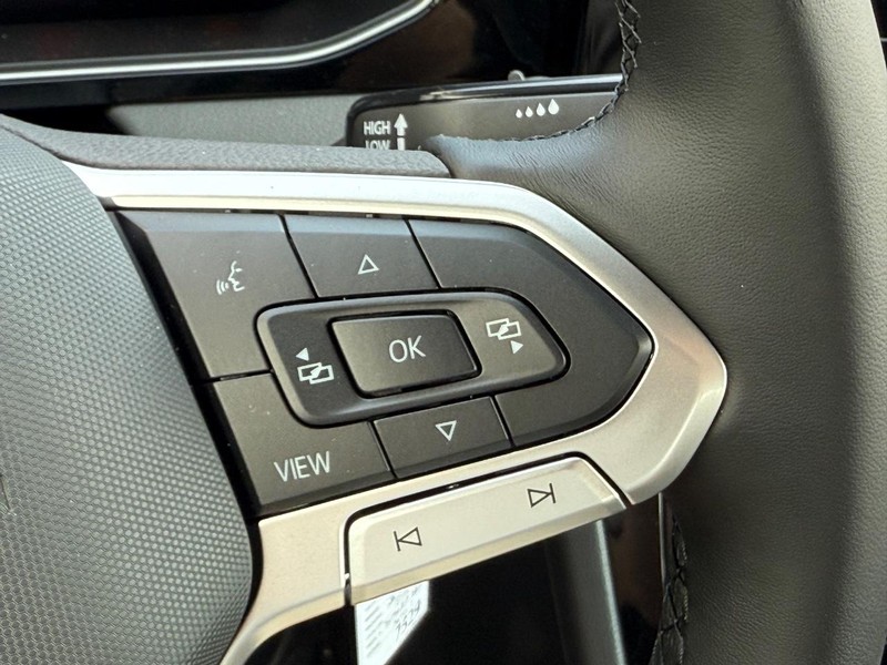 Volkswagen Jetta Vehicle Full-screen Gallery Image 12